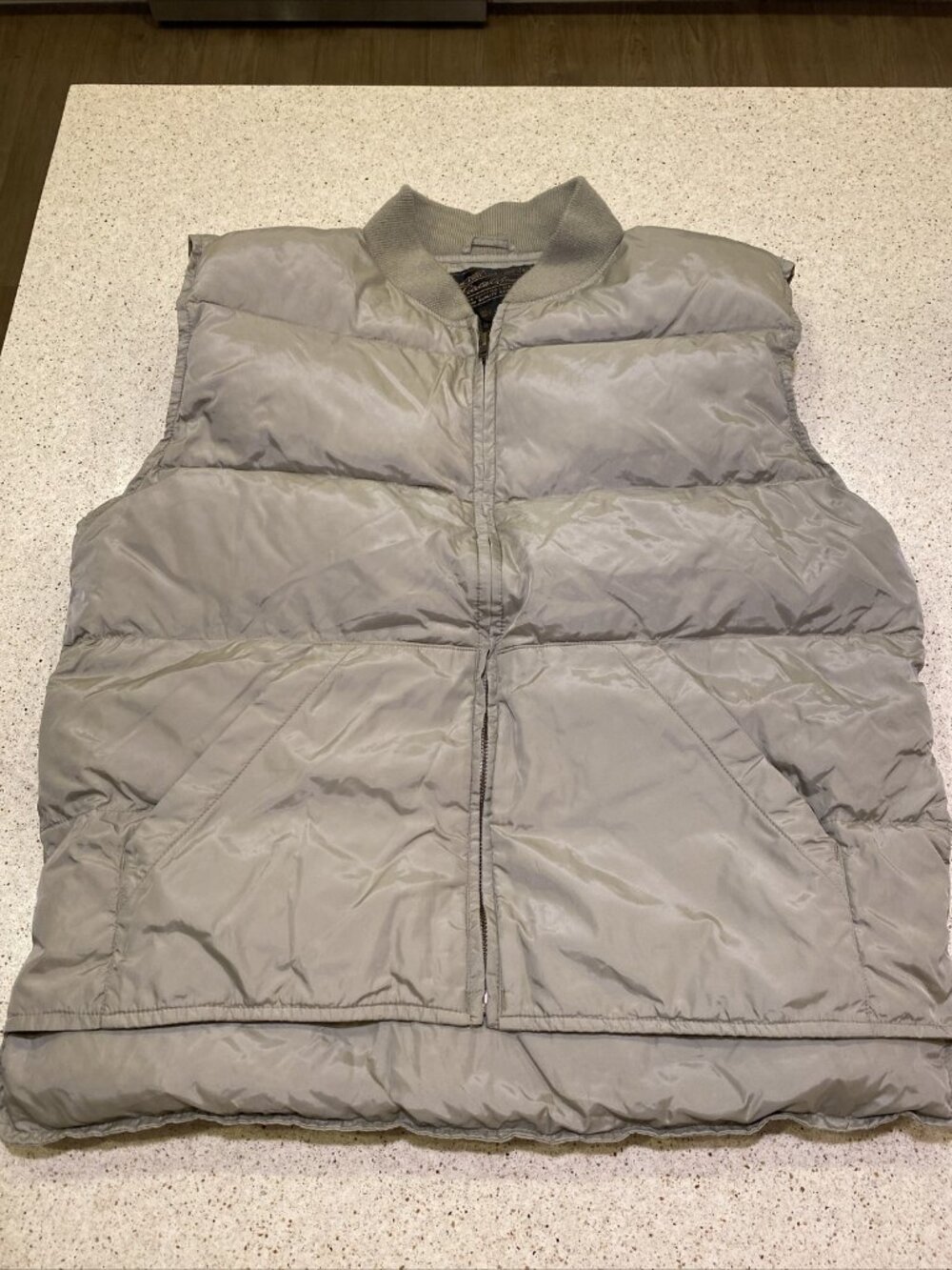 Eddie Bauer Vest Mens Beige Quilted Goose Down Blizzard 70s VINTAGE Small